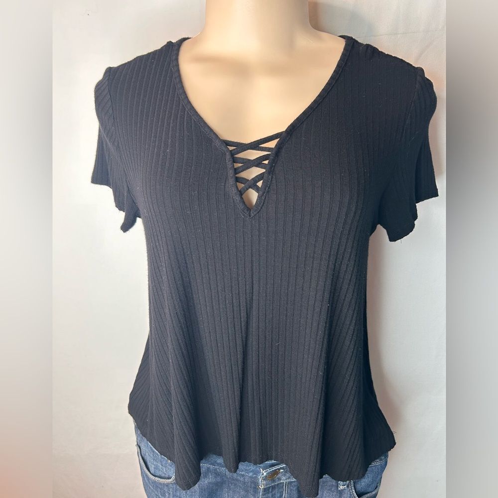 American Eagle Women’s Black V-Neck Laced-Up Short Sleeve Ribbed Knit Shirt S